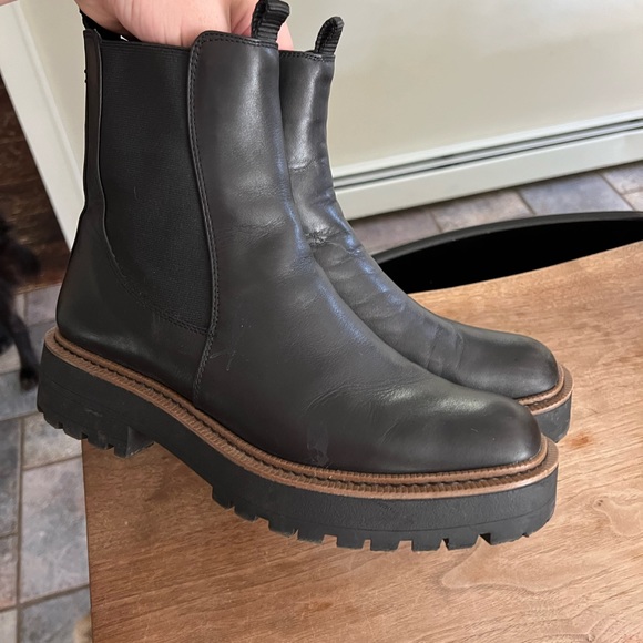 Sam Edelman Chelsea Boot - Picture 11 of 14